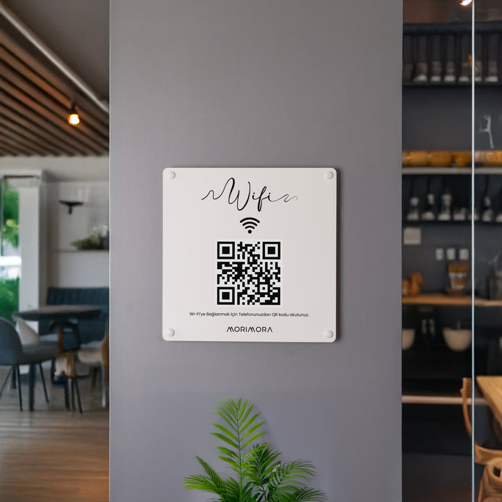 QR Kodla Wi-Fi Paylaşımını Kolaylaştıran Metal Tabela