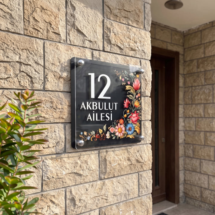 Çiçek Desenli Zarif Daire Kapı Tabelası