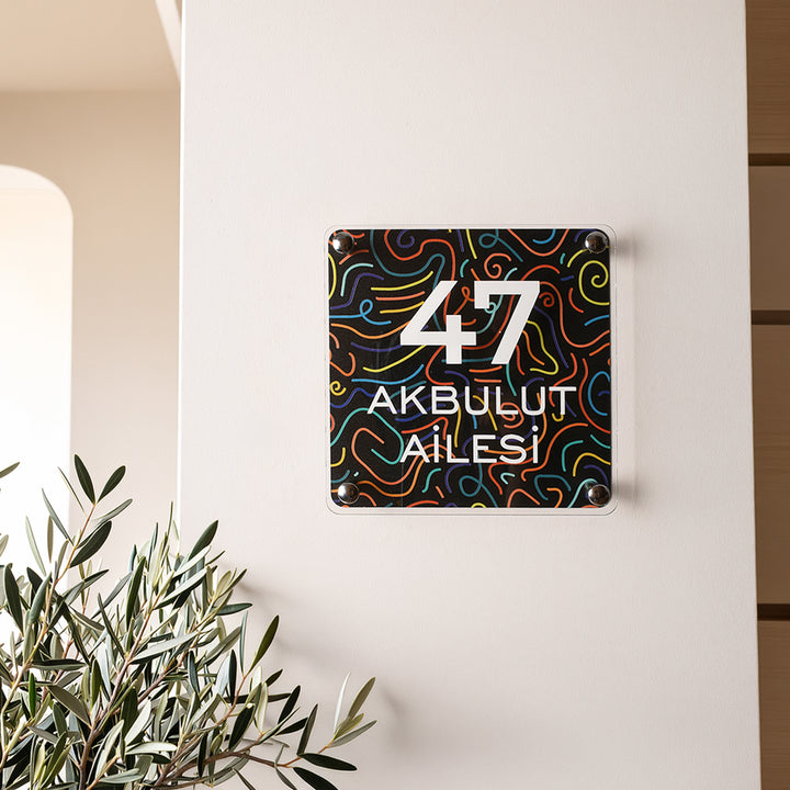 Neon Çizgi Desenli Kapı İsimliği