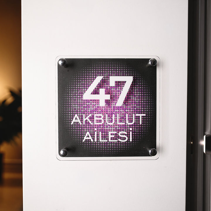 Nokta Desenli Beyaz Kapı İsimliği