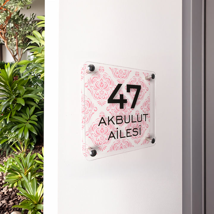 Geleneksel Desenli Pembe Kapı İsimliği