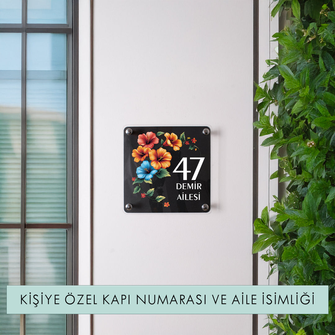 Canlı Çiçek Motifli Kişiye Özel Kapı Numarası ve Aile İsmi Tabelası