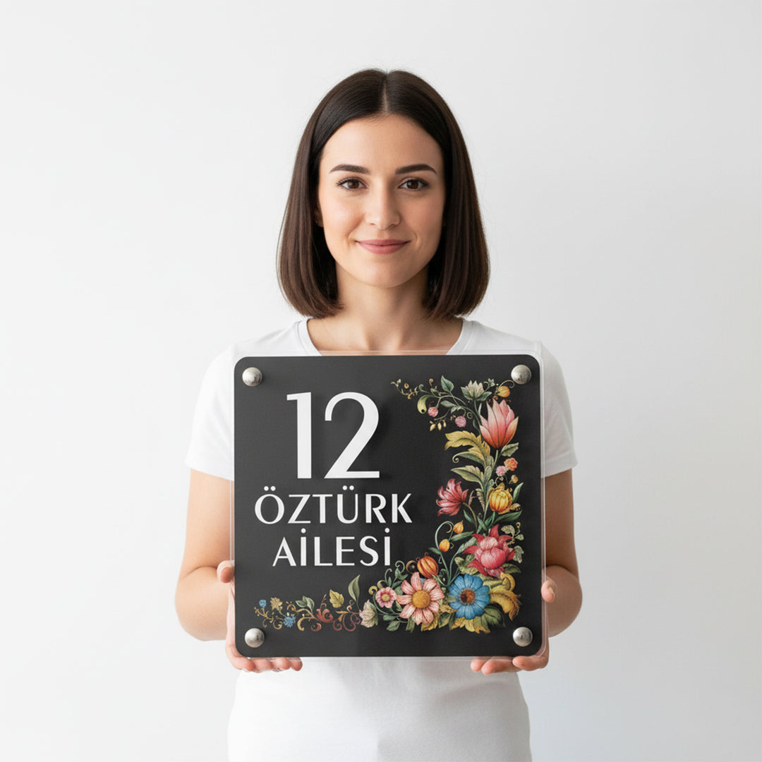 Çiçek Desenli Zarif Daire Kapı Tabelası
