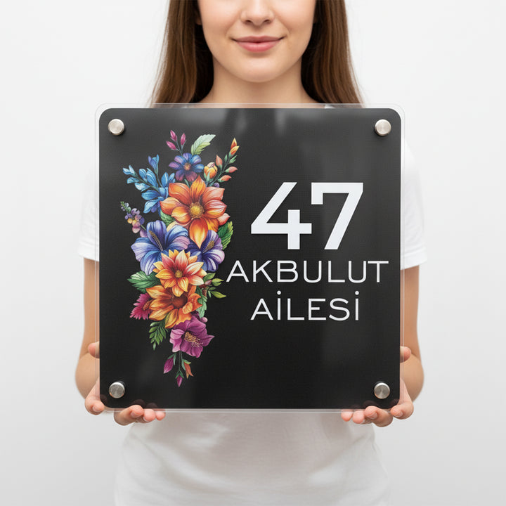 Kişiye Özel Renkli Çiçekli Kapı İsimliği