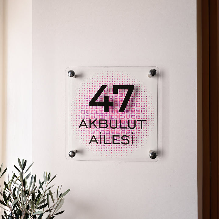 Nokta Desenli Beyaz Kapı İsimliği