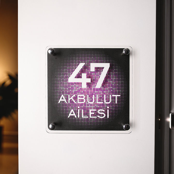 Nokta Desenli Beyaz Kapı İsimliği