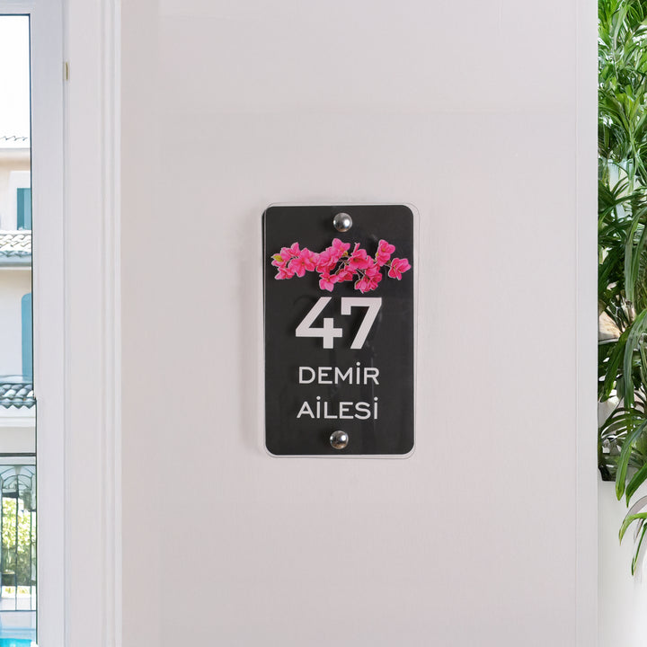 Kişiye Özel Şeffaf Pembe Çiçekli Kapı Numarası ve Aile İsimliği